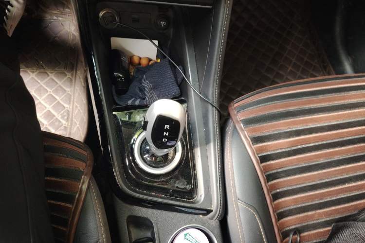 Used JAC Group iEVS4 2019 Luxury Smart Edition Gear Lever