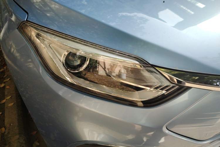 Used JAC Group iEVS4 2019 Luxury Smart Edition Right Front Headlight