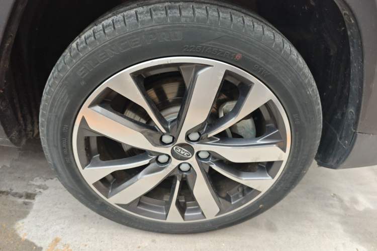 Used JAC Group iEVS4 2019 Luxury Smart Edition Right Front Wheel Hub