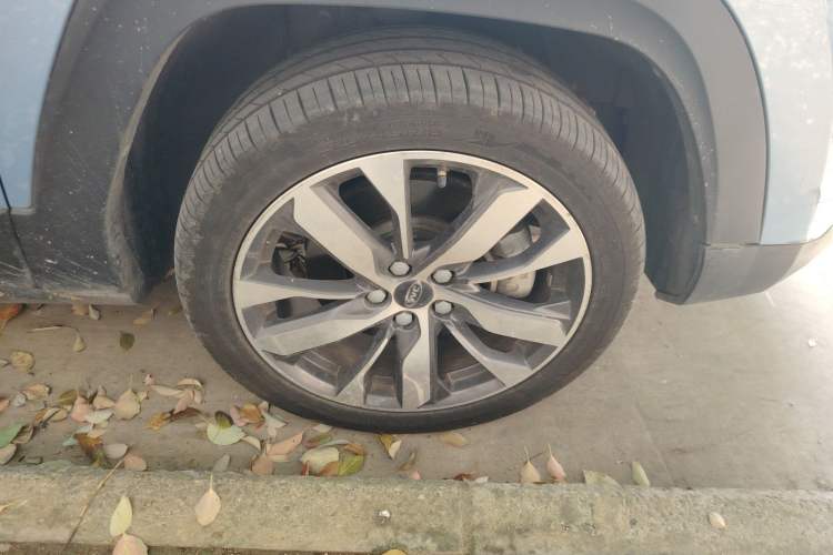 Used JAC Group iEVS4 2019 Luxury Smart Edition Right Front Wheel Hub
