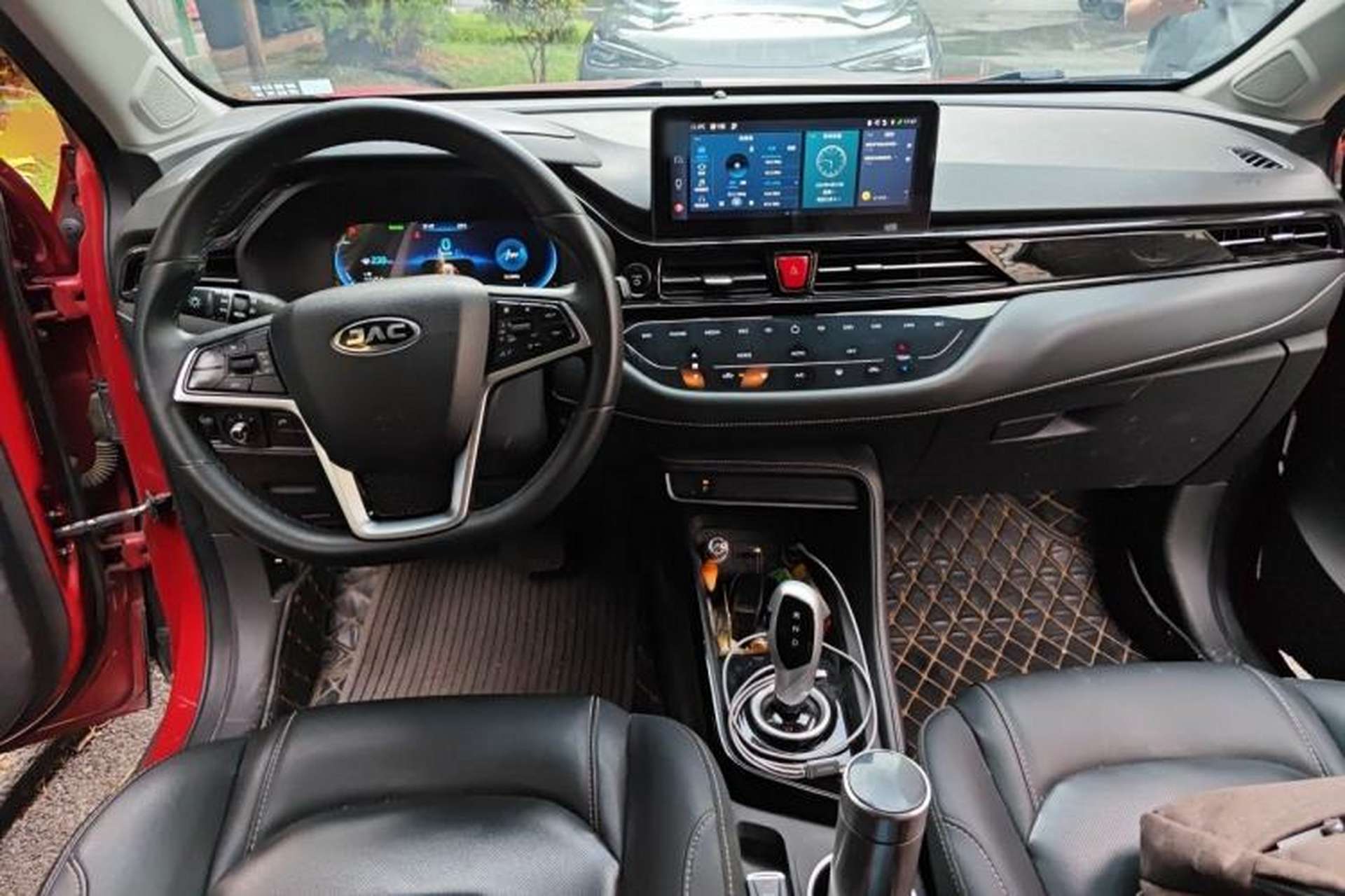 Used JAC Group iEVS4 2019 Revised Version Luxury Smart Edition Center Console