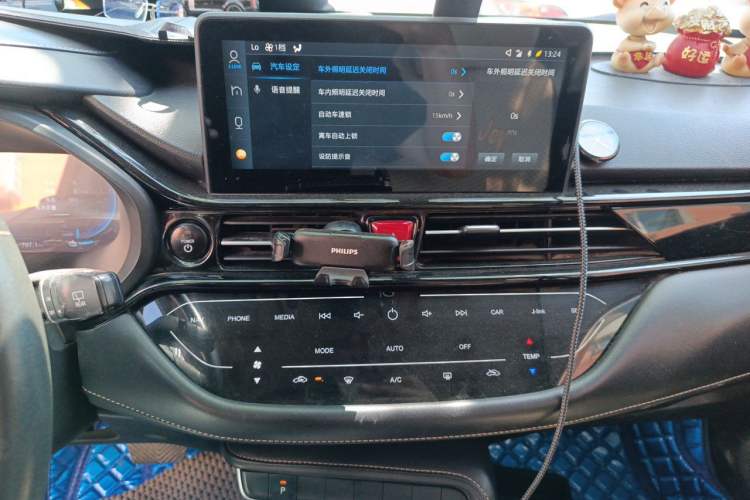 Used JAC Group iEVS4 2019 Revised Version Luxury Smart Edition Audio And AC Panel