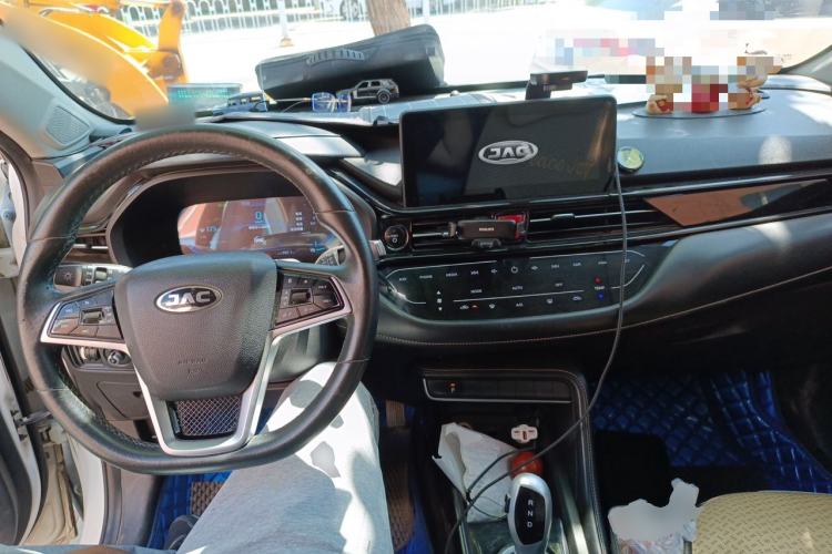 Used JAC Group iEVS4 2019 Revised Version Luxury Smart Edition Center Console