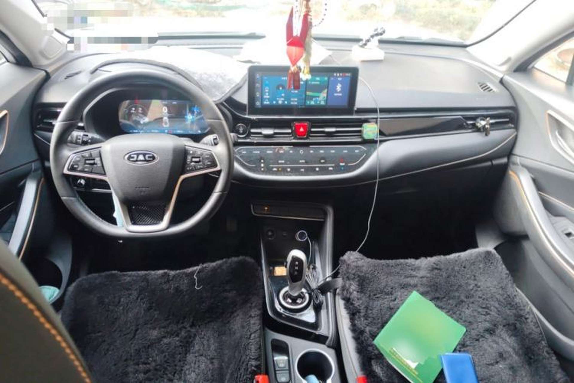 Used JAC Group iEVS4 2019 Luxury Smart Connectivity Model Center Console