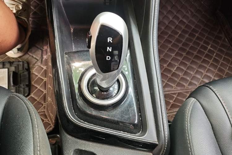 Used JAC Group iEVS4 2019 Luxury Smart Edition Gear Lever