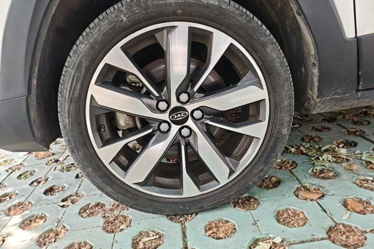 Used JAC Group iEVS4 2019 Luxury Smart Edition Left Front Wheel Hub