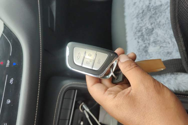 Used JAC Group iEVS4 2019 Luxury Smart Edition Vehicle Key