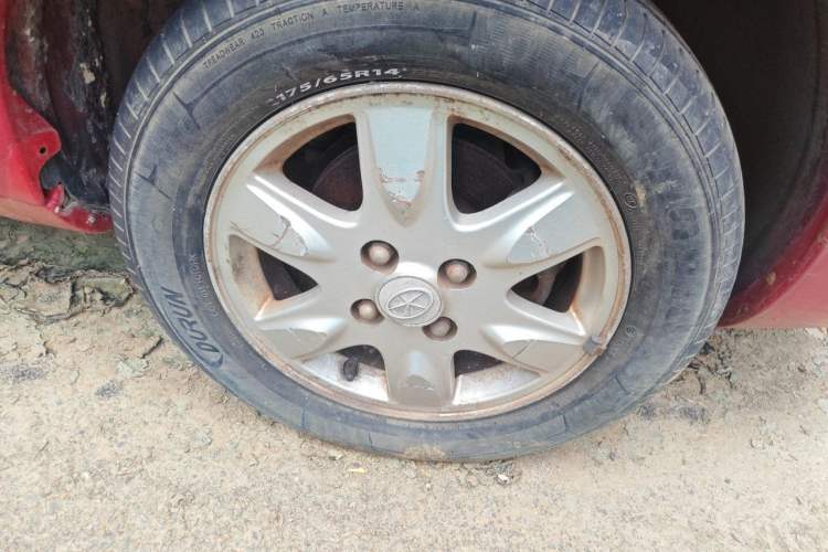 Used JAC Group J3 2012 1.3L Manual Standard Edition Right Front Wheel Hub
