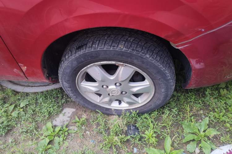 Used JAC Group J3 2012 1.3L AMT Luxury Model Right Front Wheel Hub