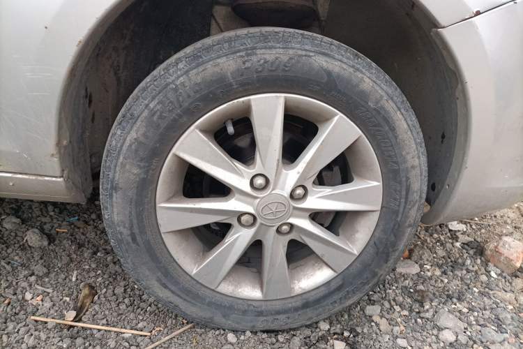Used JAC Group J3 2012 1.3L Manual Comfort Edition Right Front Wheel Hub