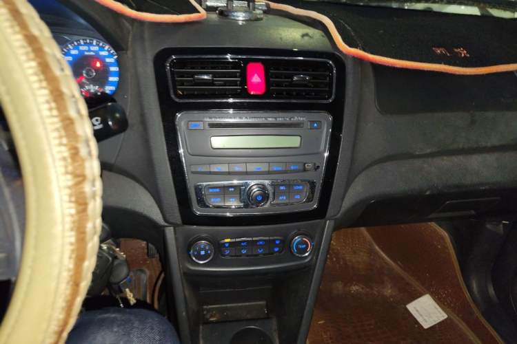 Used JAC Group J3 2012 1.3L Manual Comfort Edition Audio And AC Panel