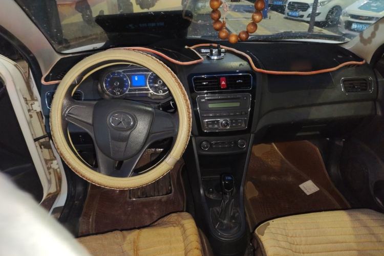 Used JAC Group J3 2012 1.3L Manual Comfort Edition Center Console
