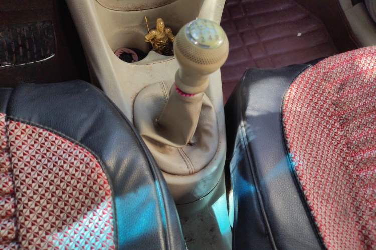 Used JAC Group J3 2012 1.3L Manual Standard Edition Gear Lever