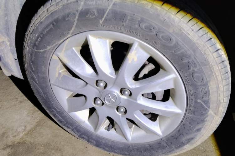 Used JAC Group J3 2012 1.3L Manual Comfort Edition Right Front Wheel Hub