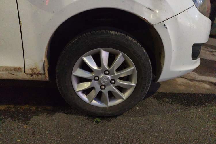 Used JAC Group J3 2012 1.3L Manual Comfort Edition Right Front Wheel Hub