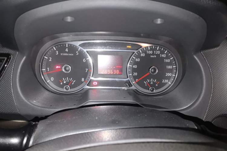 Used JAC Group J6 A30 2013 1.5L Manual Comfort Model China IV Standard Odometer Close Up