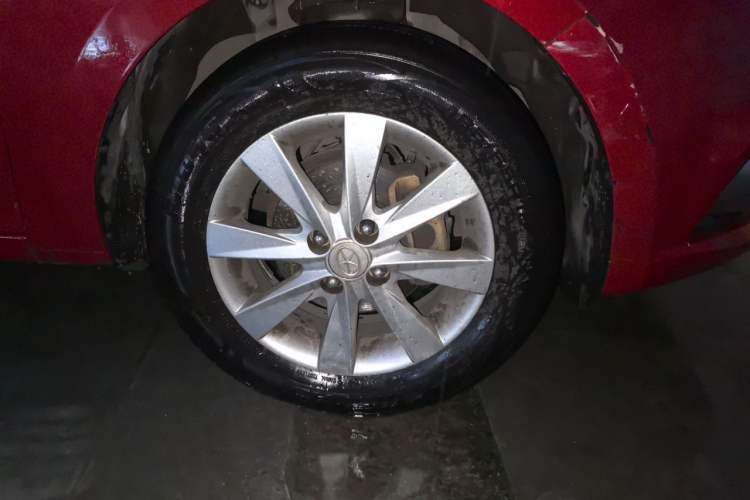 Used JAC Group J6 A30 2013 1.5L Manual Comfort Model China IV Standard Right Front Wheel Hub