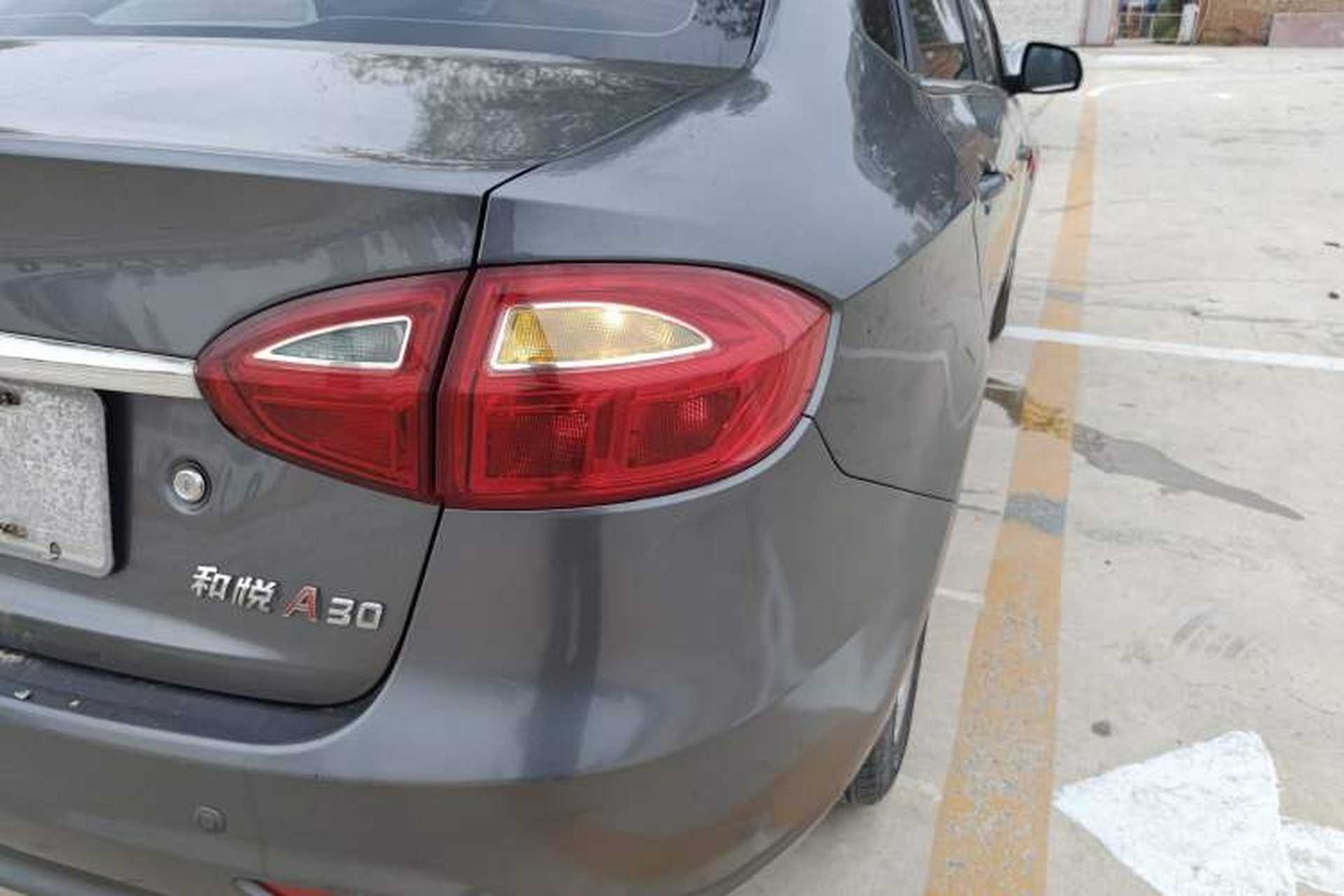 Used JAC Group J6 A30 2013 1.5L Manual Luxury Model China IV Standard Exterior 6
