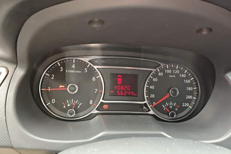 Used JAC Group J6 A30 2013 1.5L Manual Luxury Model China IV Standard Instrument Cluster