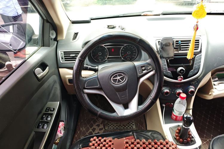 Used JAC Group J6 A30 2013 1.5L Manual Luxury Model China IV Standard Steering Wheel