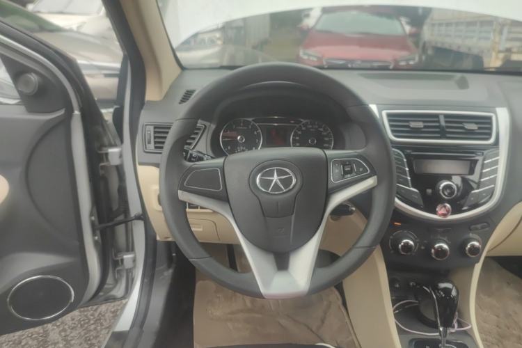 Used JAC Group J6 A30 2013 1.5L CVT Luxury Model China IV Standard Steering Wheel