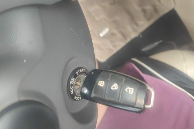 Used JAC Group J6 A30 2013 1.5L CVT Luxury Model China IV Standard Vehicle Key