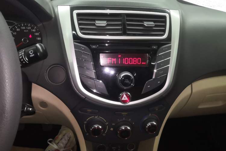 Used JAC Group J6 A30 2013 1.5L Manual Luxury Model China IV Standard Audio And AC Panel