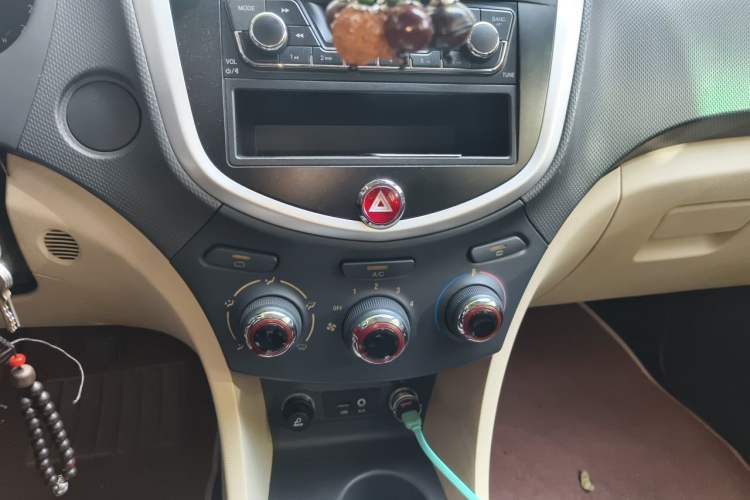 Used JAC Group J6 A30 2013 1.5L Manual Comfort Model China IV Standard Audio And AC Panel