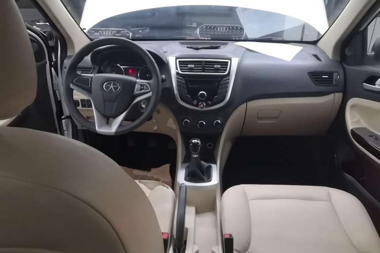 Used JAC Group J6 A30 2013 1.5L Manual Luxury Model China IV Standard Center Console