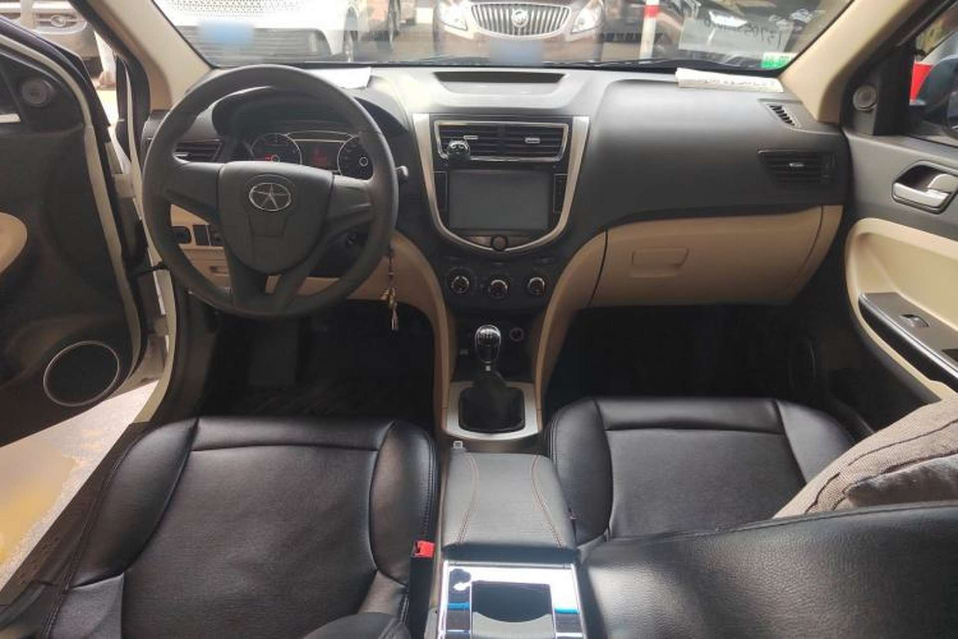 Used JAC Group J6 A30 2013 1.5L Manual Comfort Model China IV Standard Center Console