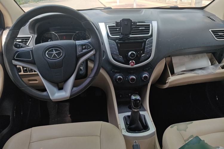 Used JAC Group J6 A30 2013 1.5L Manual Luxury Model China IV Standard Center Console