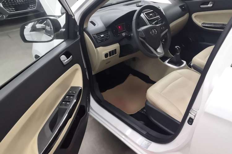 Used JAC Group J6 A30 2013 1.5L Manual Luxury Model China IV Standard Driver Seat
