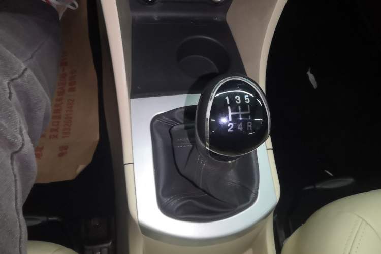 Used JAC Group J6 A30 2013 1.5L Manual Luxury Model China IV Standard Gear Lever