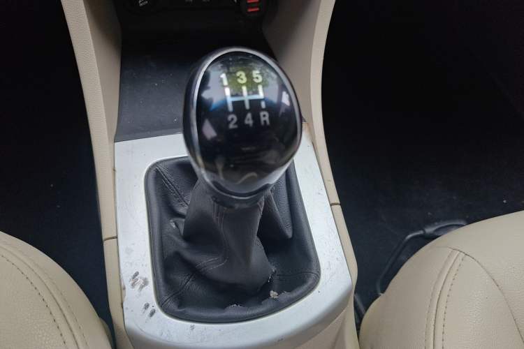 Used JAC Group J6 A30 2013 1.5L Manual Luxury Model China IV Standard Gear Lever