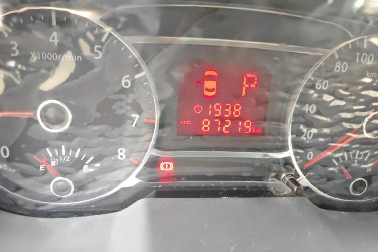 Used JAC Group J6 A30 2013 1.5L CVT Luxury Model China IV Standard Odometer Close Up