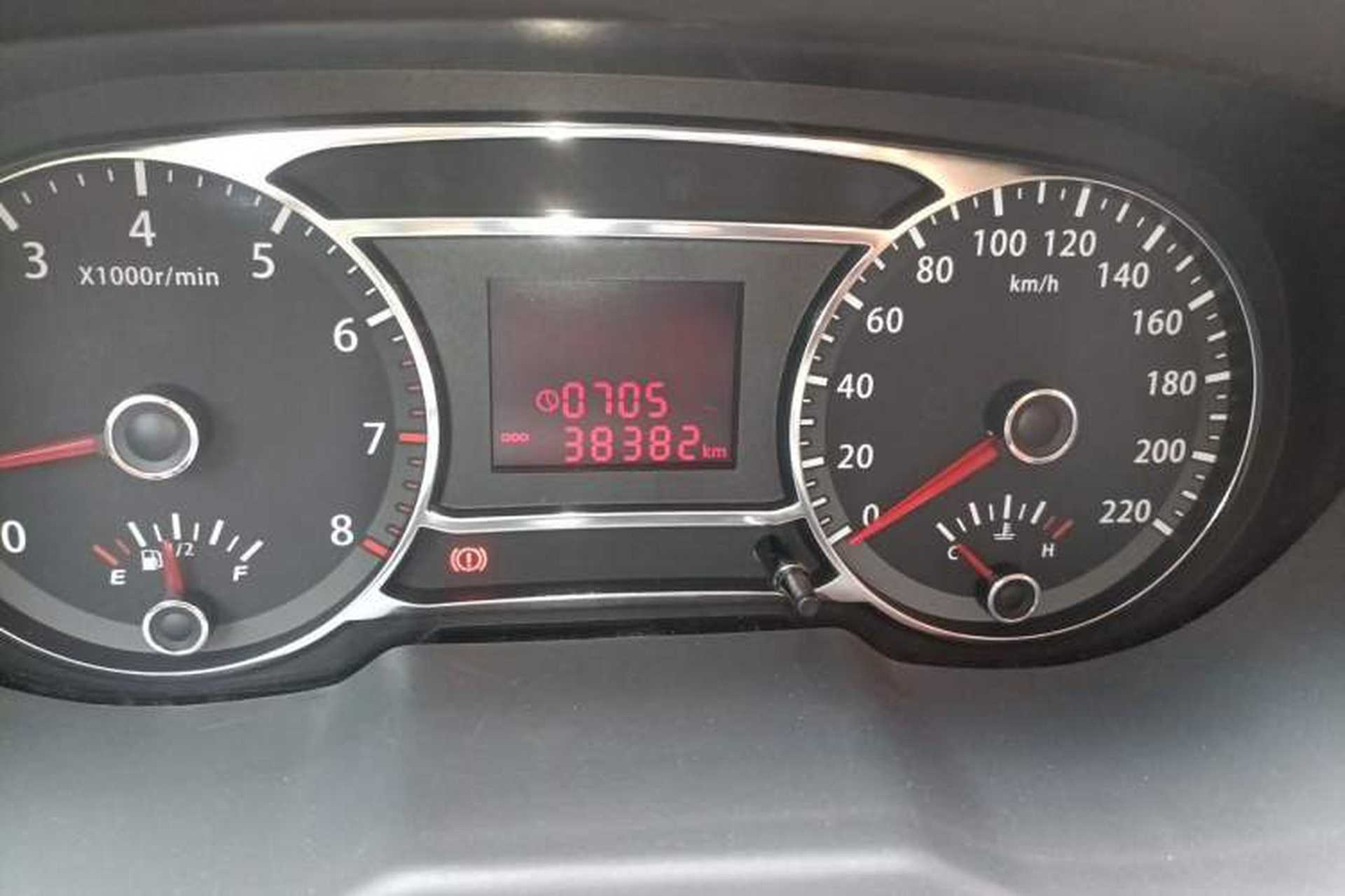Used JAC Group J6 A30 2013 1.5L Manual Luxury Model China IV Standard Odometer Close Up