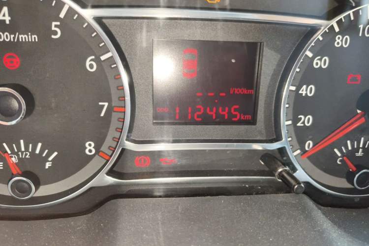 Used JAC Group J6 A30 2013 1.5L Manual Comfort Model China IV Standard Odometer Close Up