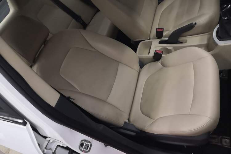 Used JAC Group J6 A30 2013 1.5L Manual Luxury Model China IV Standard Right Front Seat