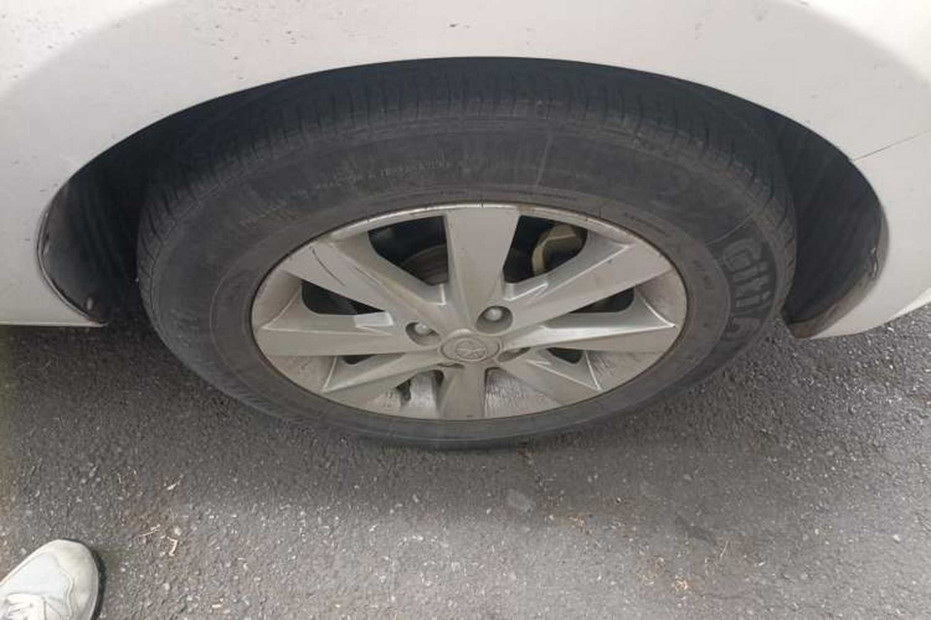 Used JAC Group J6 A30 2013 1.5L Manual Luxury Model China IV Standard Right Front Wheel Hub