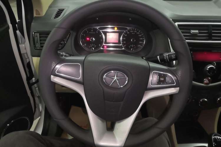 Used JAC Group J6 A30 2013 1.5L Manual Luxury Model China IV Standard Steering Wheel