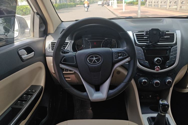 Used JAC Group J6 A30 2013 1.5L Manual Luxury Model China IV Standard Steering Wheel