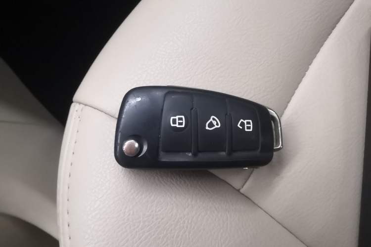 Used JAC Group J6 A30 2013 1.5L Manual Luxury Model China IV Standard Vehicle Key