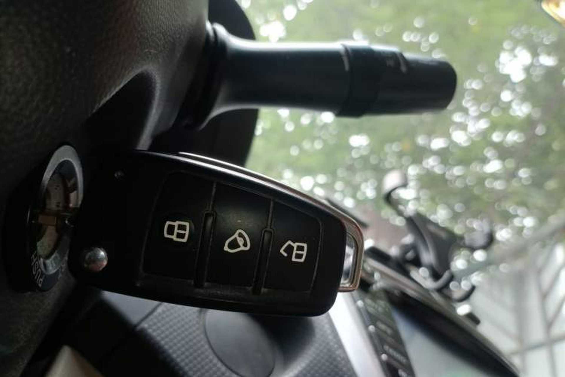 Used JAC Group J6 A30 2013 1.5L Manual Luxury Model China IV Standard Vehicle Key