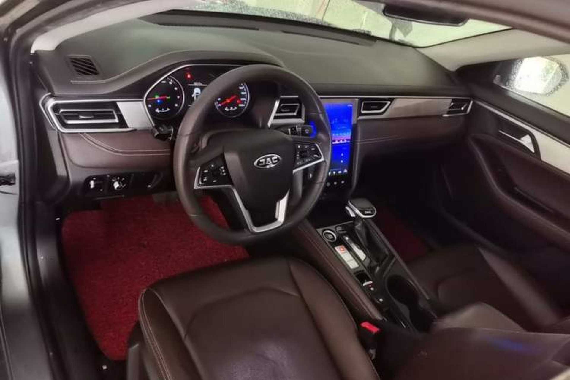 Used JAC Group J7 2020 1.5T CVT Elite Model Center Console