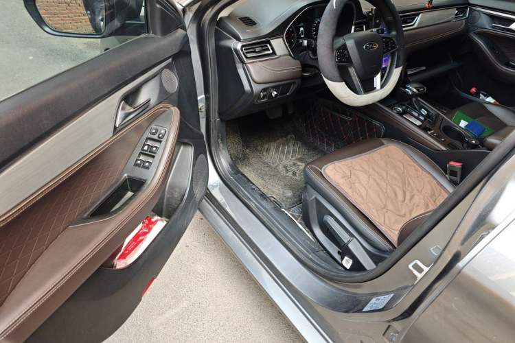Used JAC Group J7 2020 1.5T CVT Elite Model Driver Seat