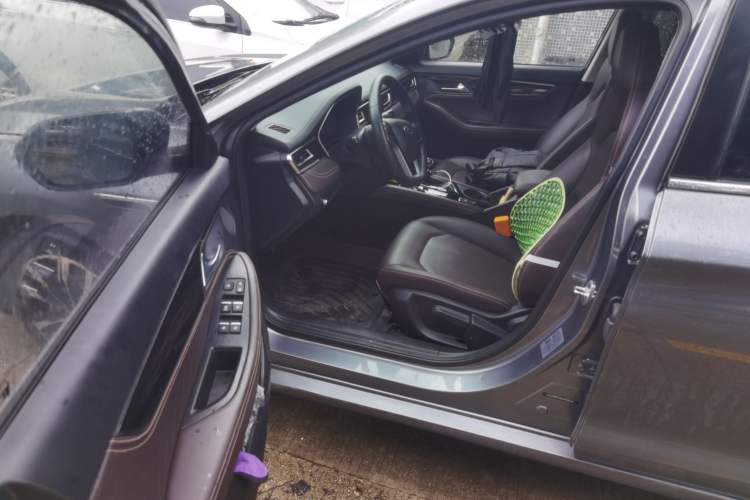 Used JAC Group J7 2020 1.5T CVT Superior Trim Driver Seat