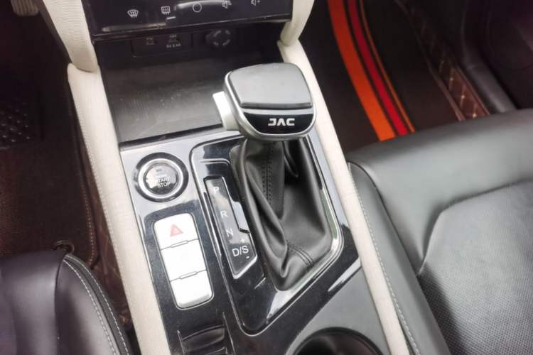Used JAC Group J7 2020 1.5T CVT Dream Edition Gear Lever
