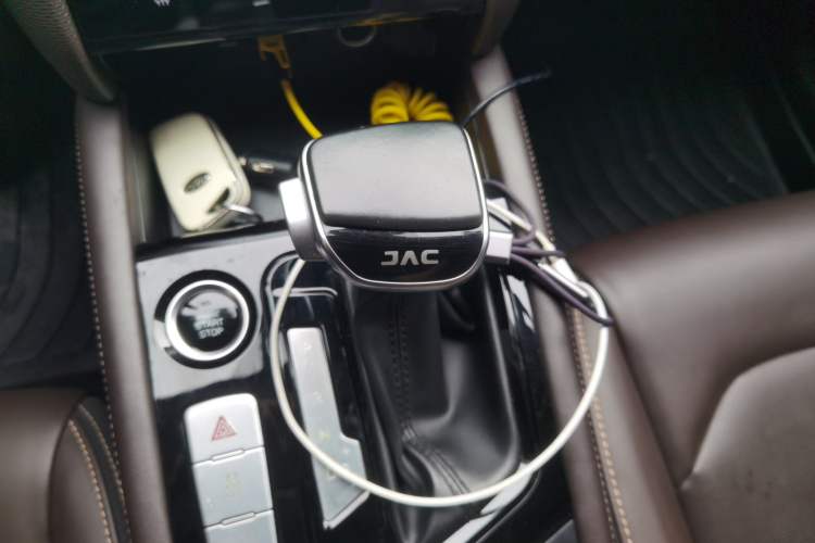 Used JAC Group J7 2020 1.5T CVT Superior Trim Gear Lever