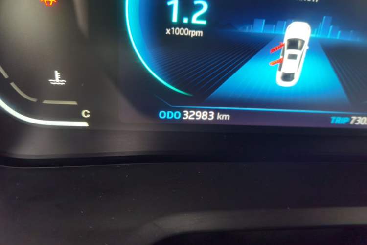 Used JAC Group J7 2020 1.5T CVT Superior Trim Odometer Close Up