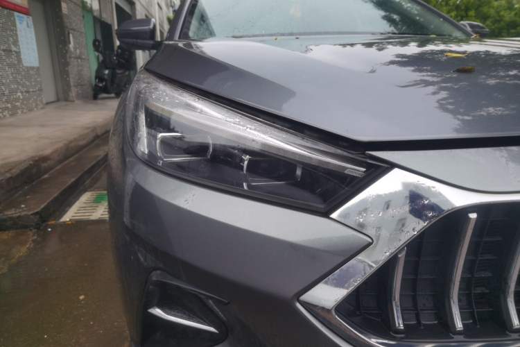 Used JAC Group J7 2020 1.5T CVT Superior Trim Right Front Headlight